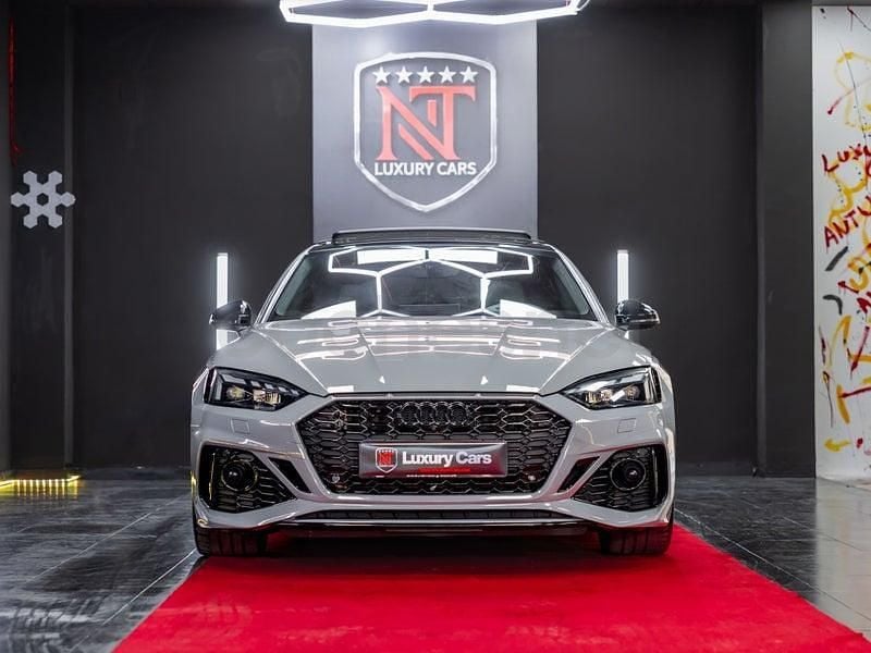 Usado Audi RS5 Sportback Competition 450 CV (330 kW) 2023 Gris / plata Berlina