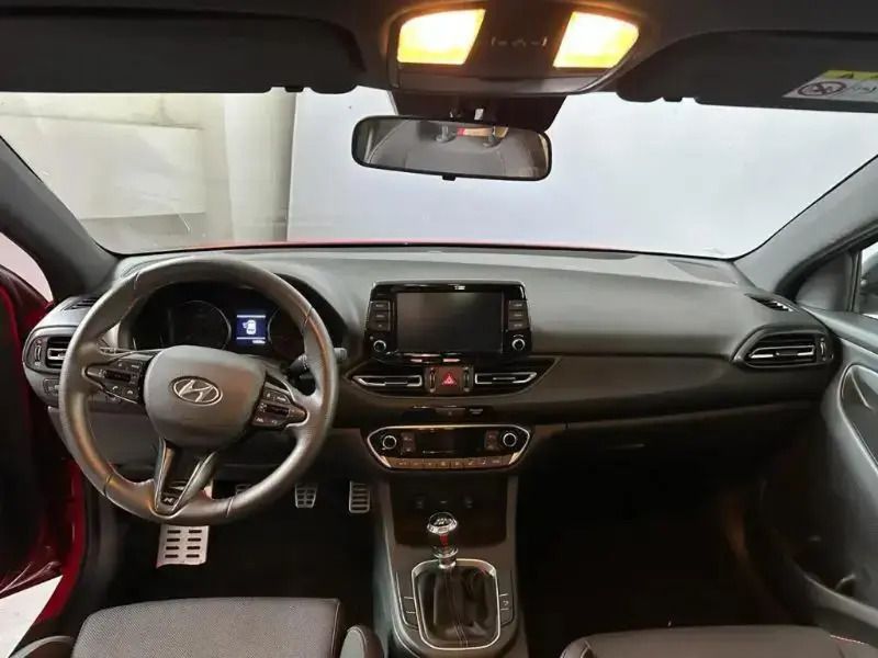 Nuevo Hyundai i30 N Line 100 CV (73 kW) 2025 Rojo