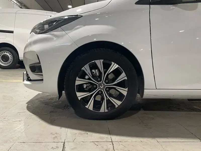 Usado Renault Zoe Evolution 80 kW (110 CV) 2022 Blanco Utilitario