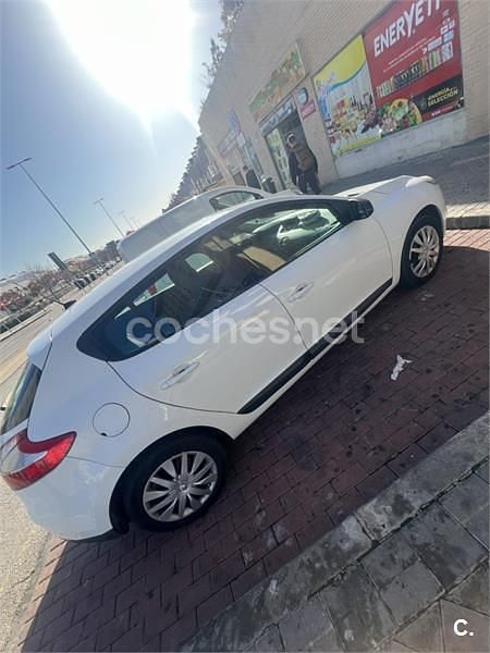Usado Renault Mégane 110 CV (80 kW) 2011 Blanco Berlina