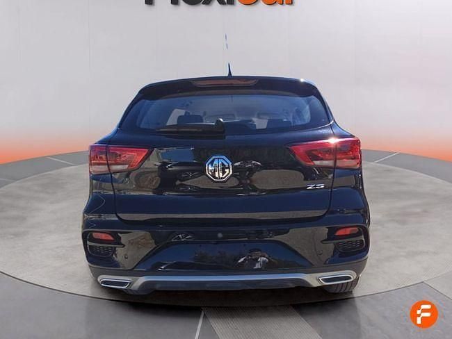 Usado MG ZS Comfort 111 CV (81 kW) 2024 Gris Berlina