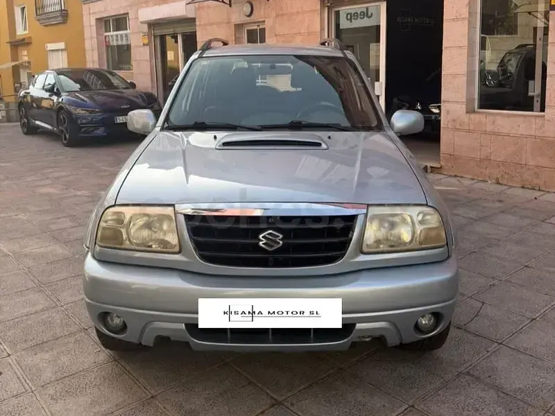 Usado Suzuki Grand Vitara 110 CV (80 kW) 2005 Gris / plata SUV