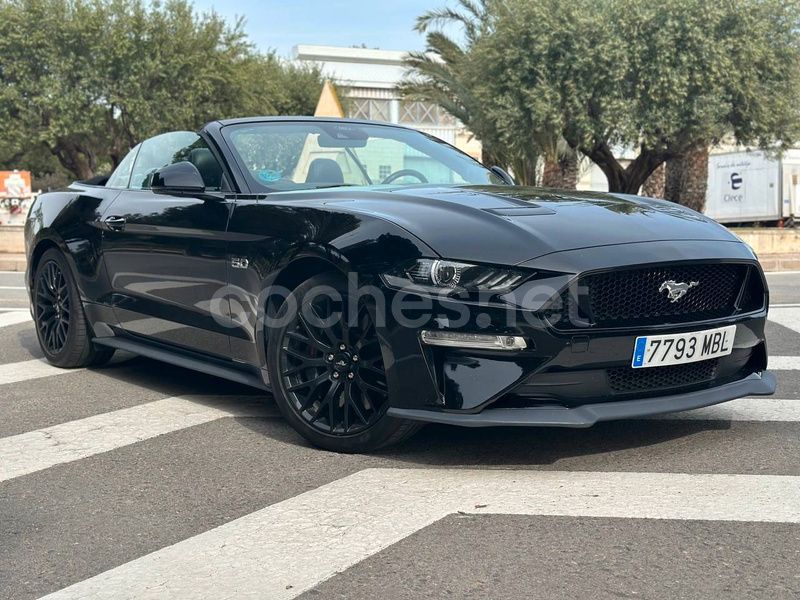 Negro Usado 2022 Ford Mustang GT Convertible Descapotable | 51.990 € (Un poco caro) - Imagen 1/4