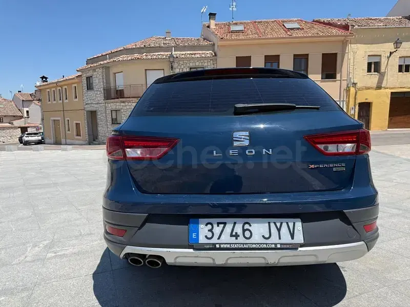 Usado Seat Leon 4Drive 150 CV (110 kW) 2017 Azul Familiar