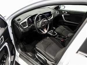 Usado Kia Ceed 101 CV (74 kW) 2025 Blanco Utilitario
