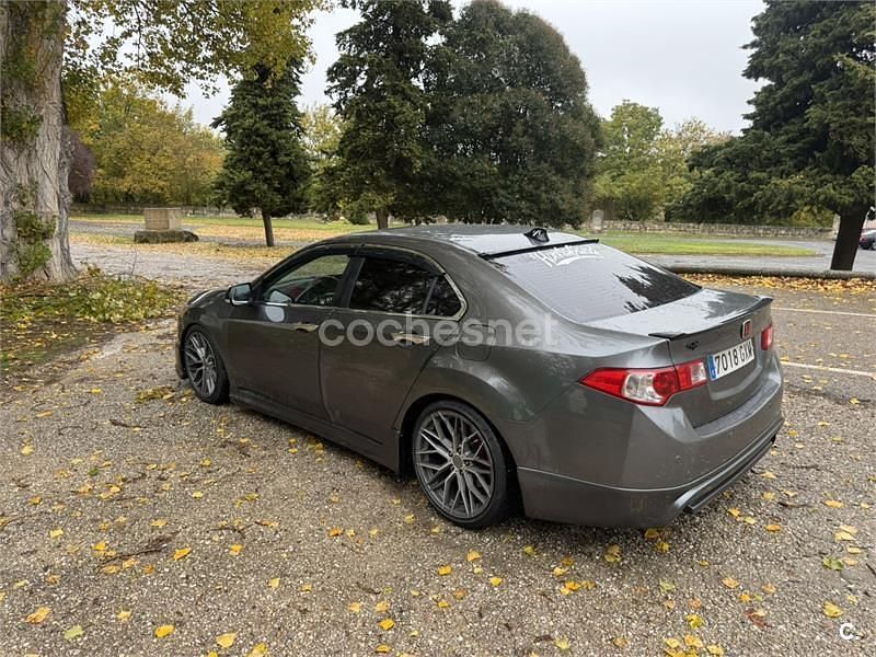Usado Honda Accord Luxury 150 CV (110 kW) 2010 Gris / plata Berlina