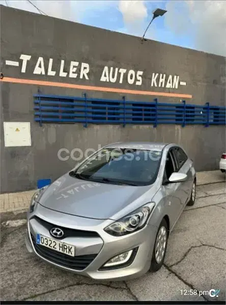 Usado Hyundai i30 110 CV (80 kW) 2013 Gris / plata Berlina