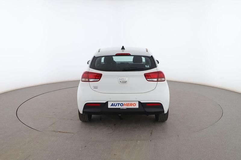 Usado Kia Rio 101 CV (74 kW) 2023 Blanco Utilitario
