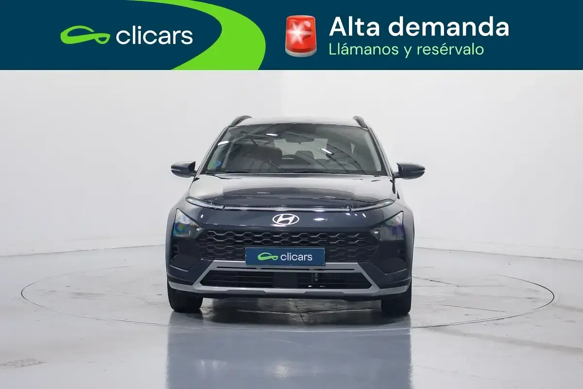 Usado Hyundai Bayon 100 CV (73 kW) 2025 Rojo SUV