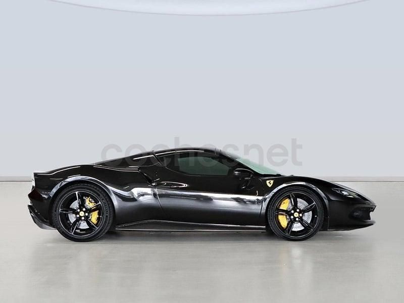 Usado Ferrari 296 830 CV (610 kW) 2025 Negro Coupe
