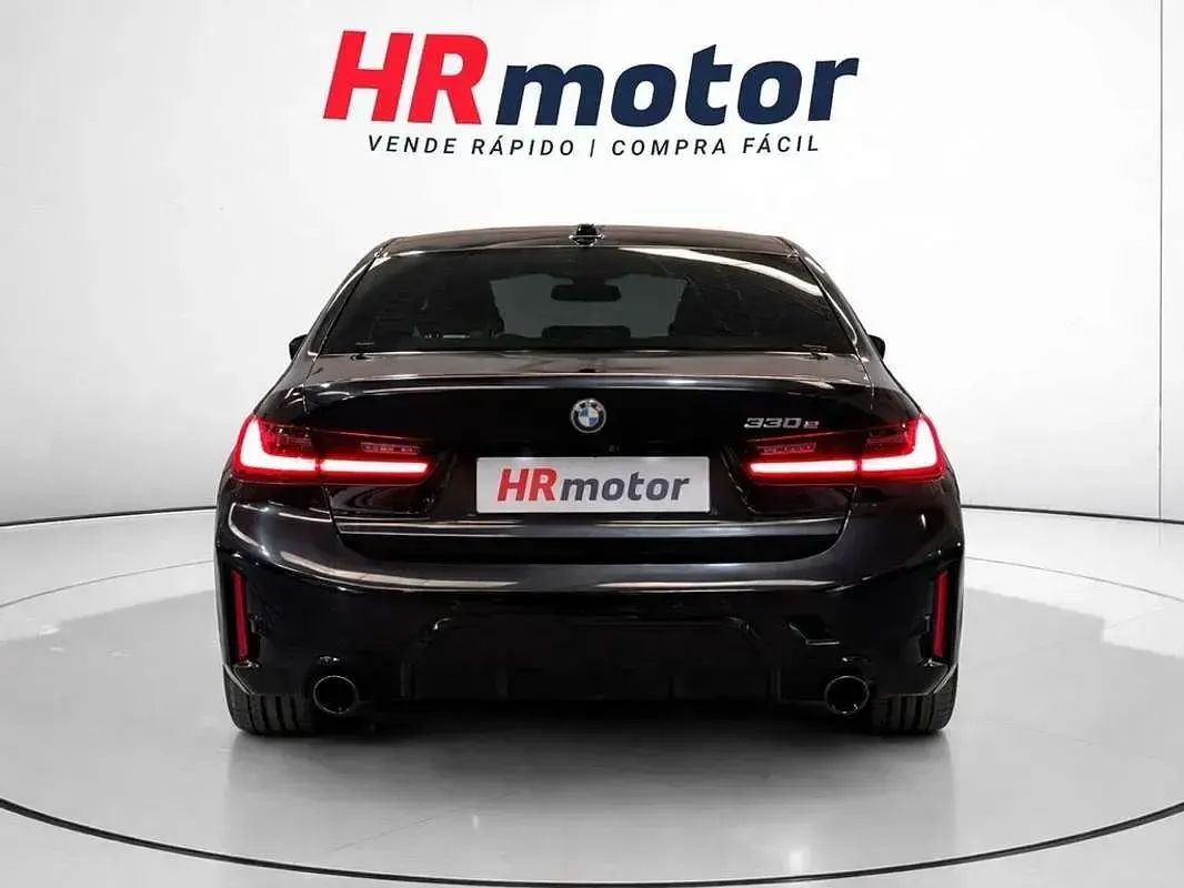 Usado BMW 330e Comfort Edition 292 CV (214 kW) 2023 Negro Berlina