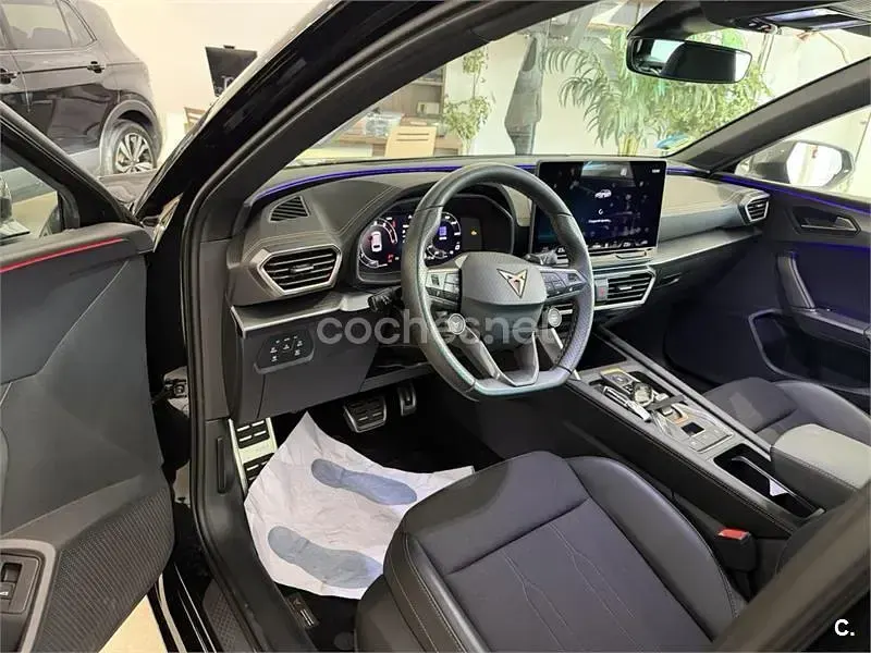 Usado Cupra Leon 150 CV (110 kW) 2024 Negro Familiar