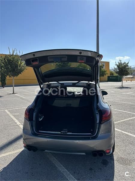 Usado Porsche Cayenne 420 CV (308 kW) 2012 Gris / plata SUV