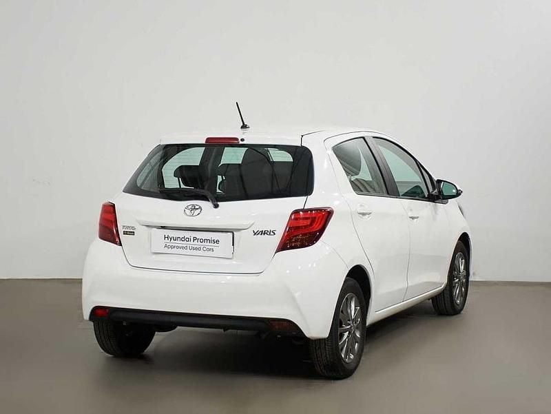 Usado Toyota Yaris 99 CV (72 kW) 2017 Xblanco Berlina