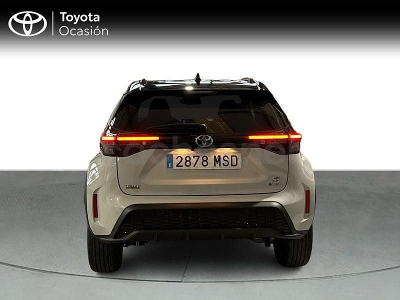 Usado Toyota Yaris Cross Sport 130 CV (95 kW) 2024 Gris / plata SUV