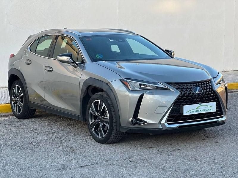 Usado Lexus UX 184 CV (135 kW) 2021 Gris / plata SUV