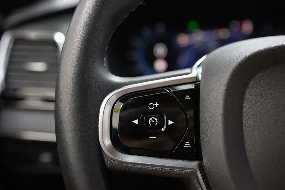 Usado Volvo XC90 Plus 235 CV (172 kW) 2023 Azul SUV