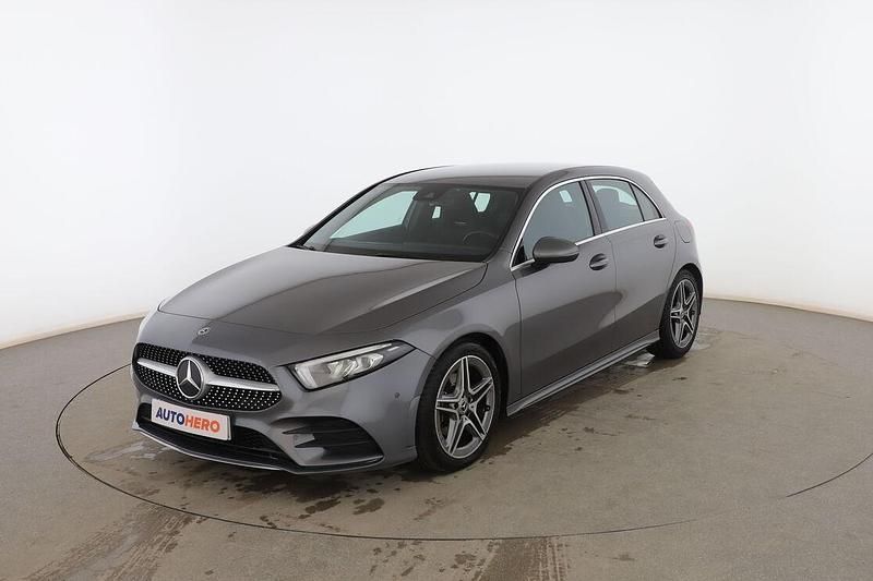 Gris Usado 2018 Mercedes A180 AMG line Utilitario | 23.199 € (Precio justo) - Imagen 1/3