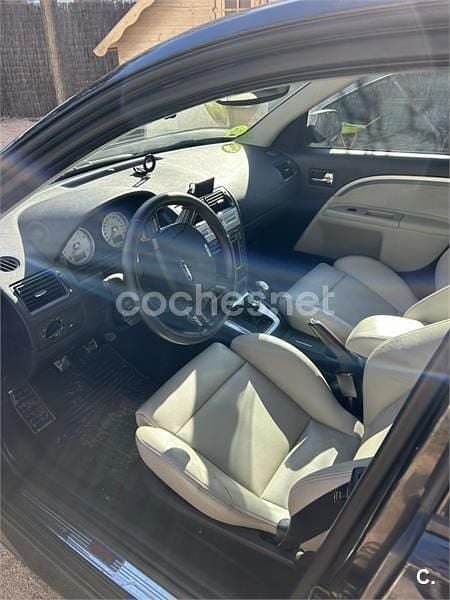 Usado Ford Mondeo ST 226 CV (166 kW) 2006 Negro Familiar