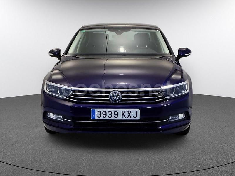 Usado VW Passat Advance 120 CV (88 kW) 2019 Azul Berlina