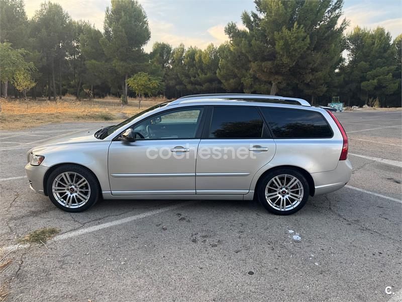 Gris / plata Usado 2012 Volvo V50 Business Edition Familiar | 6999 € (Buen precio) - Imagen 1/4