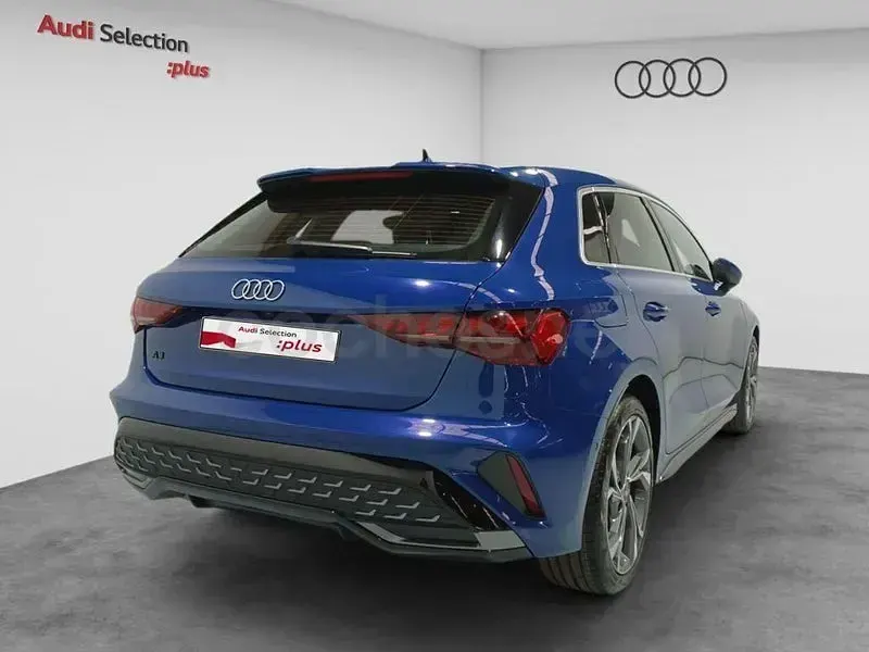 Usado Audi A3 S-Line 150 CV (110 kW) 2026 Azul Berlina