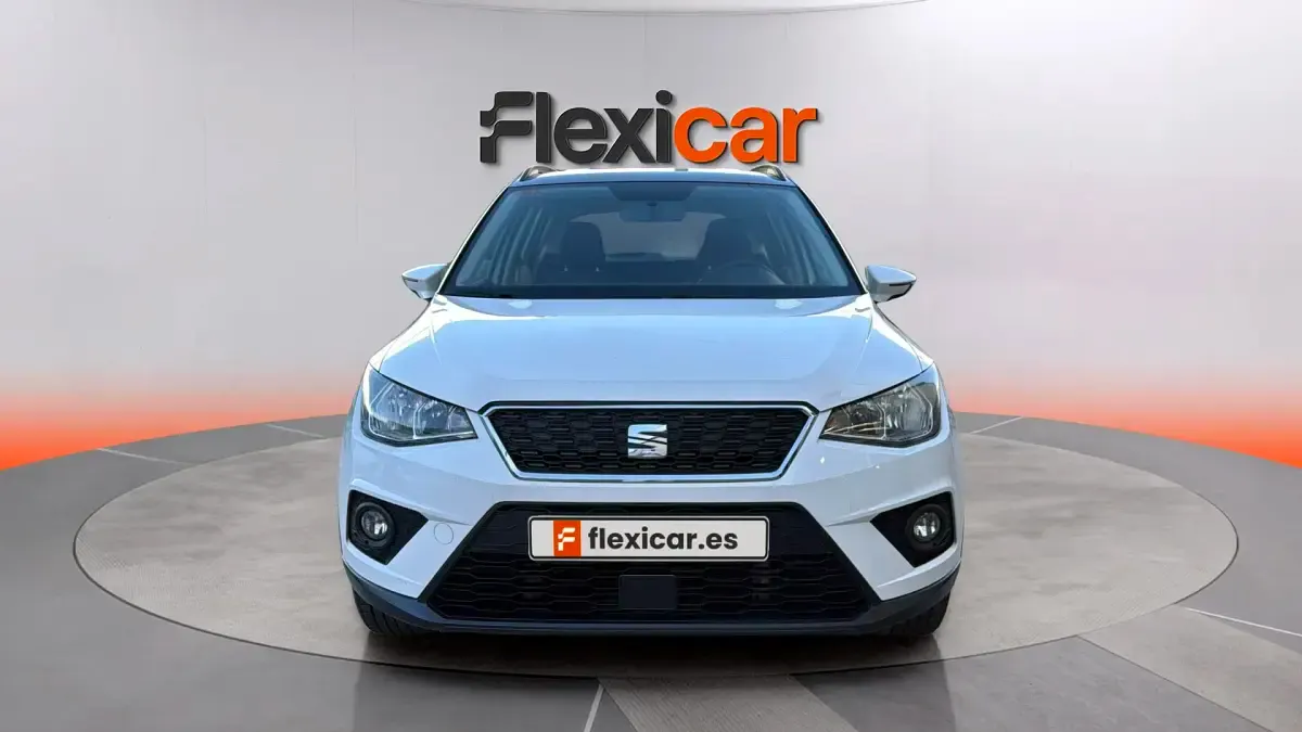 Usado Seat Arona Ecomotive 95 CV (69 kW) 2018 Gris SUV