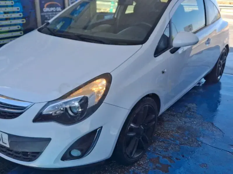 Usado Opel Corsa 95 CV (69 kW) 2011 Blanco Utilitario