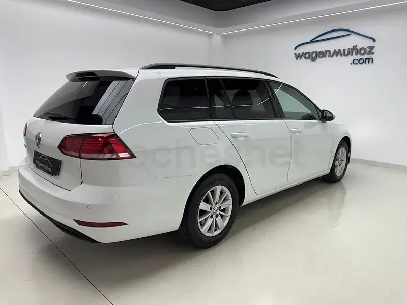 Usado VW Golf VII 110 CV (80 kW) 2018 Blanco Familiar