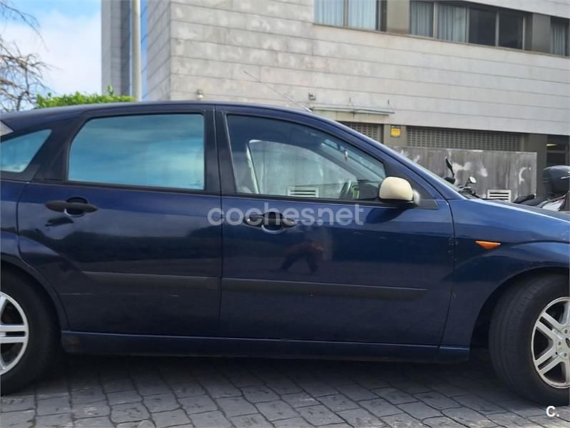 Używany Ford Focus Trend 115 KM (84 kW) 2003 Niebieski Sedan/Limuzyna