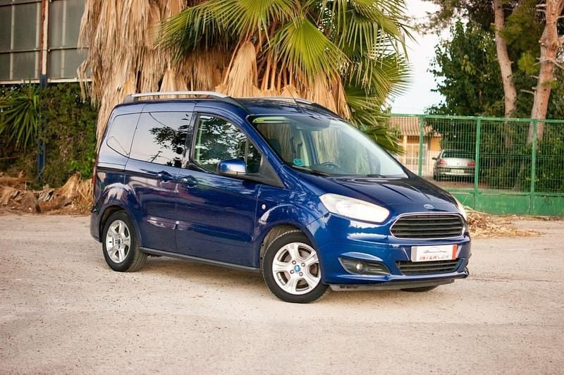 Azul Usado 2016 Ford Tourneo Courier Ambiente Monovolumen | 8900 € (Buen precio) - Imagen 1/4