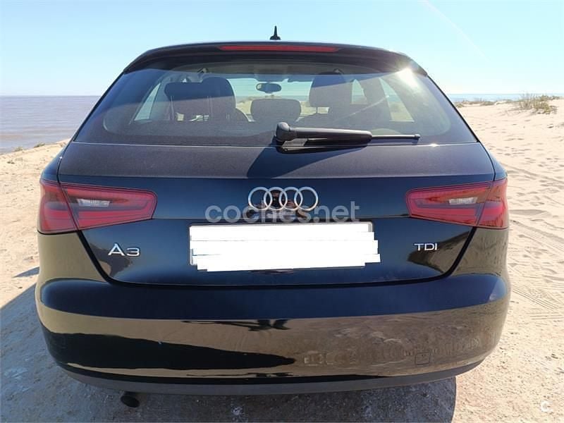 Usado Audi A3 Ambiente 105 CV (77 kW) 2014 Negro Berlina