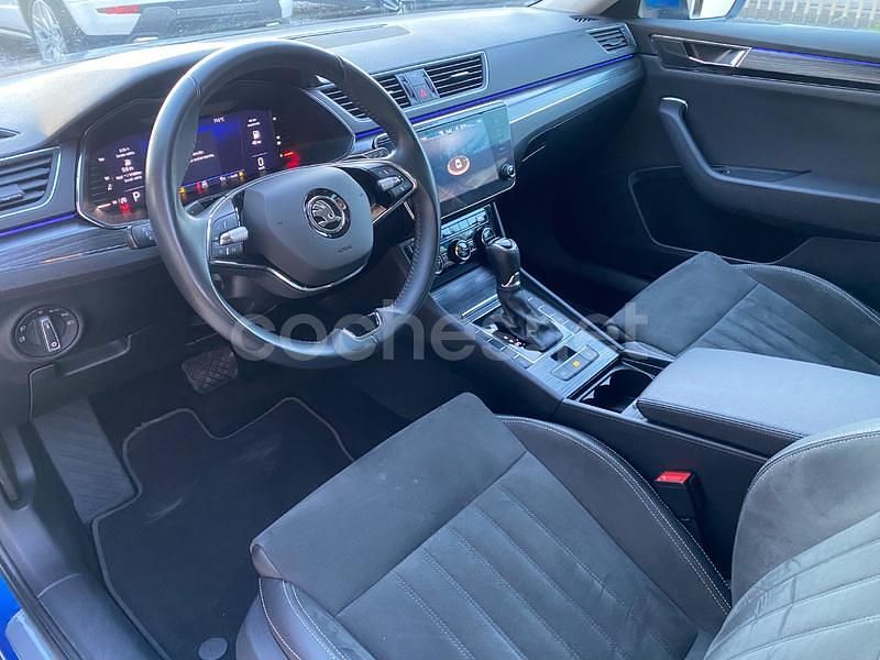 Usado Skoda Superb Ambition 150 CV (110 kW) 2023 Azul Familiar