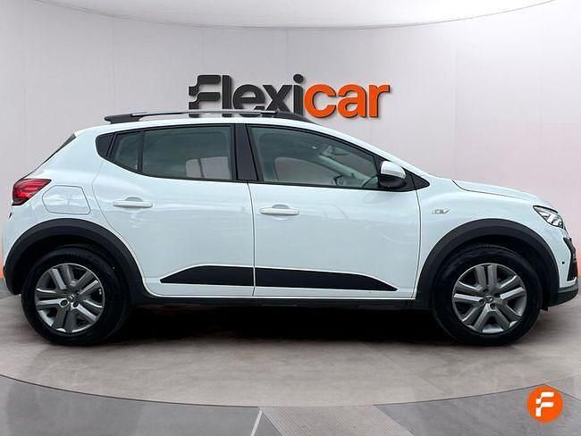 Usado Dacia Sandero Comfort 91 CV (66 kW) 2022 Blanco