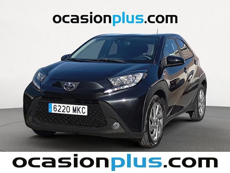 Negro Usado 2023 Toyota Aygo Play Utilitario | 15.228 € (Precio justo) - Imagen 1/4