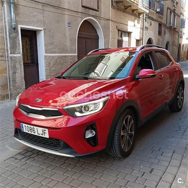 Usado Kia Stonic 100 CV (73 kW) 2020 Rojo SUV