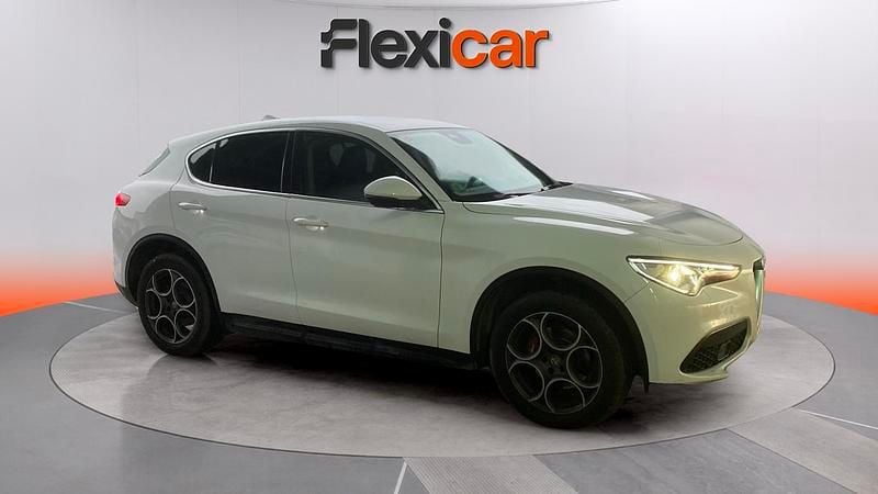 Usado Alfa Romeo Stelvio Executive 280 CV (205 kW) 2017 Blanco SUV