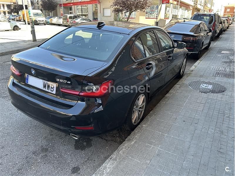 Usado BMW 320e 204 CV (150 kW) 2021 Negro Berlina