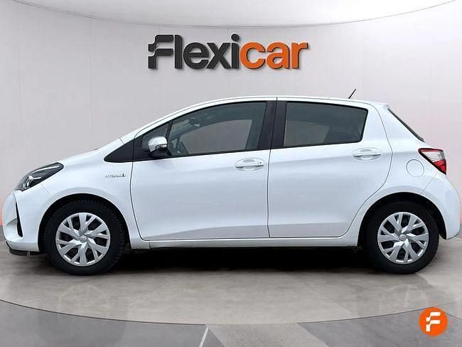 Usado Toyota Yaris Hybrid 100 CV (73 kW) 2019 Blanco