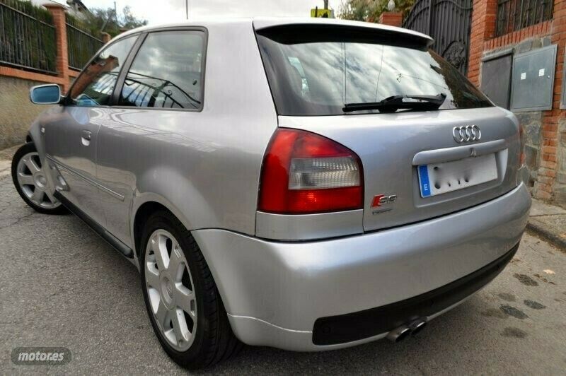Usado Audi S3 225 CV (165 kW) 2000 Plateado Utilitario