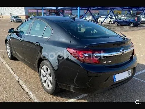Usado Opel Insignia Selective 136 CV (100 kW) 2016 Negro Berlina