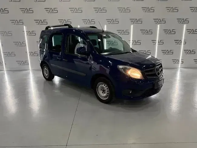 Usado Mercedes Citan 108 75 CV (55 kW) 2015 Azul Familiar