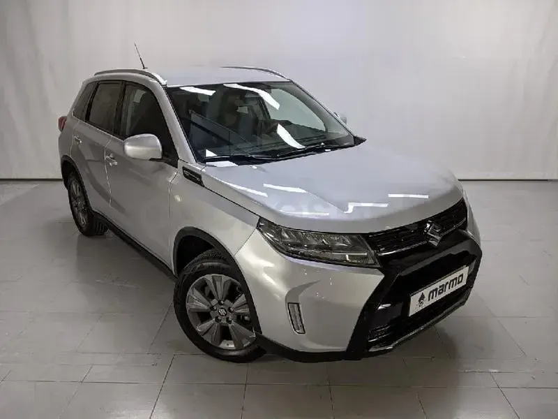 Nuevo Suzuki Vitara 110 CV (80 kW) 2026 Gris / plata SUV