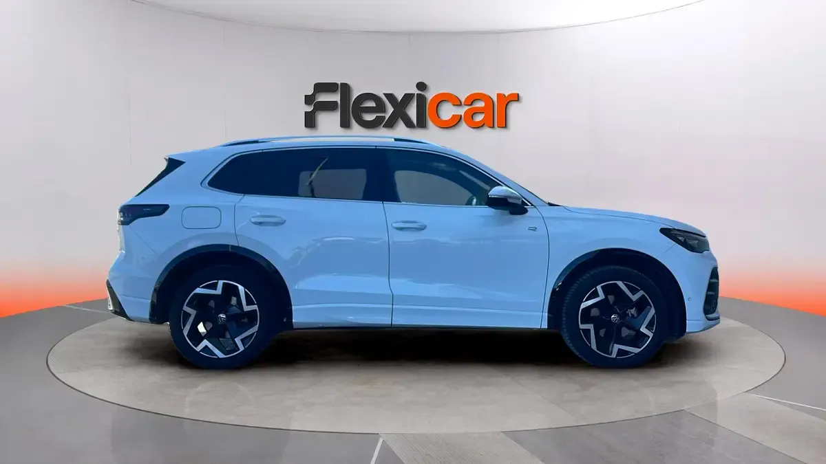Usado VW Tiguan R-line 150 CV (110 kW) 2024 Blanco SUV