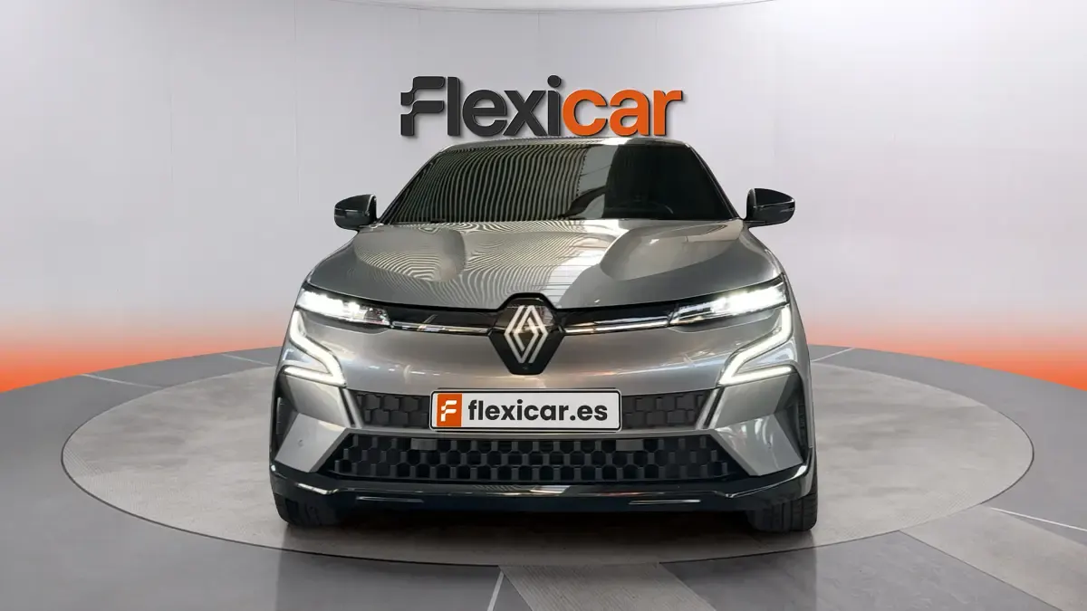 Usado Renault Megane E-Tech Techno 160 kW (218 CV) 2023 Gris Berlina