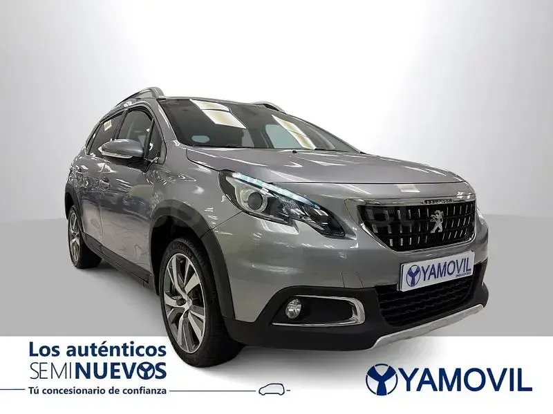 Usado Peugeot 2008 Allure 130 CV (95 kW) 2019 Gris / plata SUV