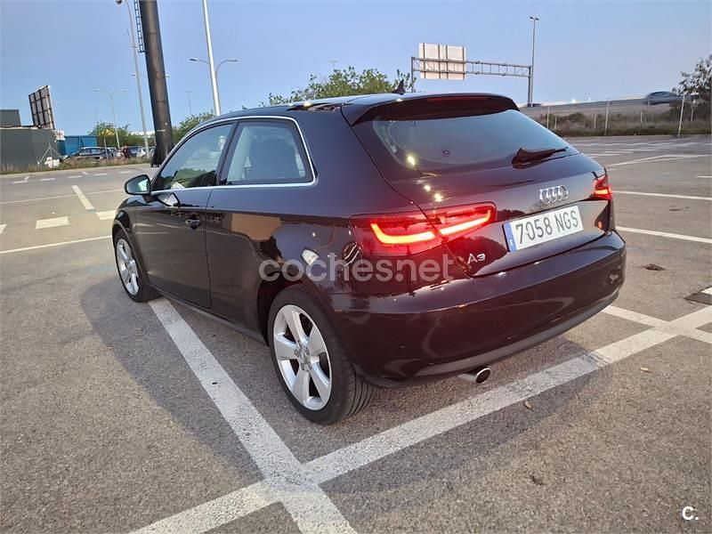 Usado Audi A3 Ambition 105 CV (77 kW) 2014 Negro Berlina
