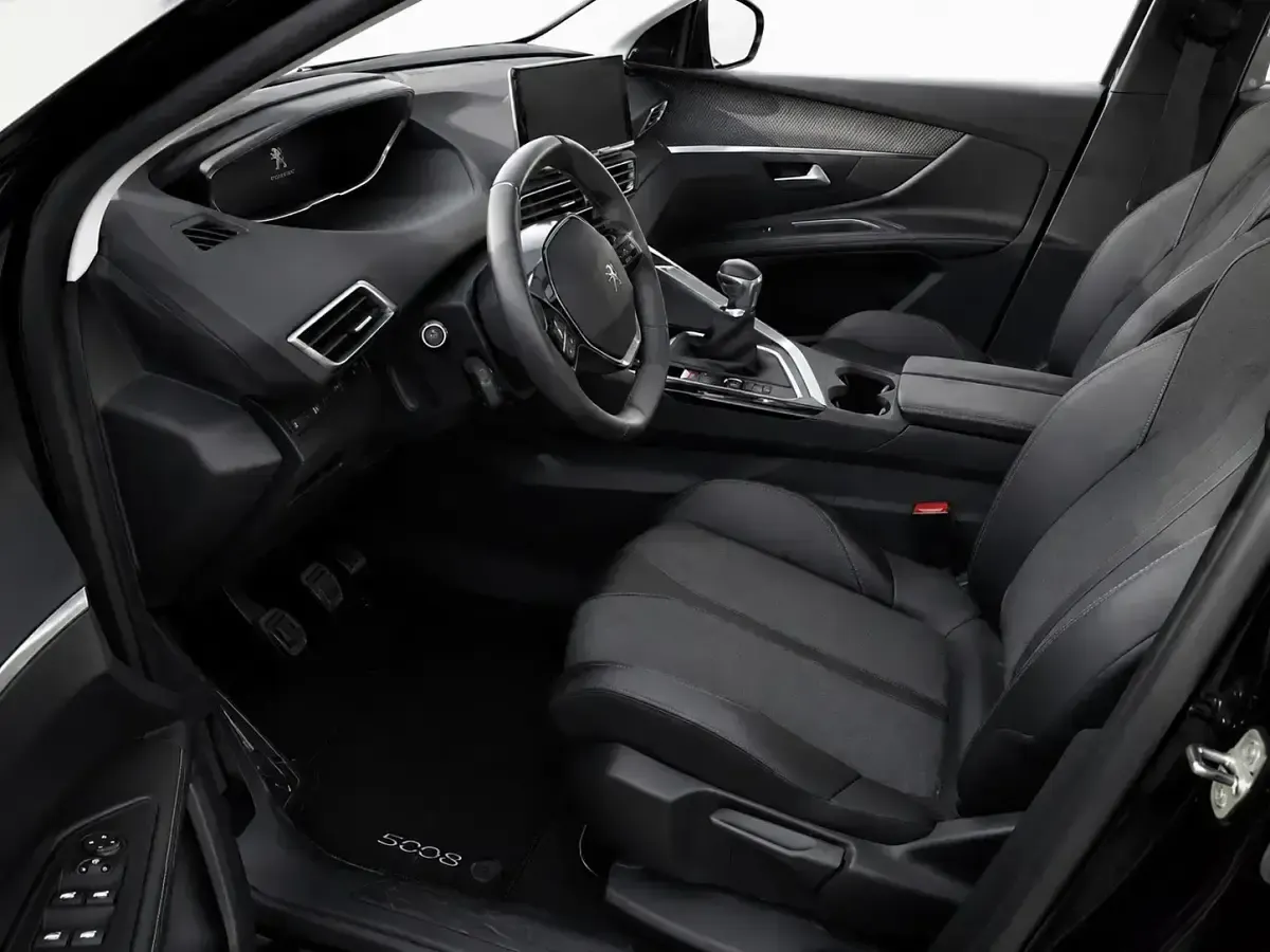 Usado Peugeot 5008 Allure 130 CV (95 kW) 2022 Negro SUV