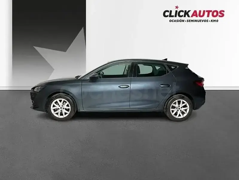 Usado Seat Leon Style 110 CV (80 kW) 2024 Gris / plata Berlina