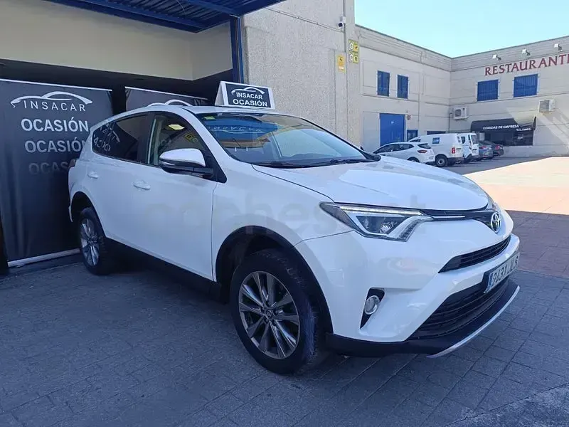 Usado Toyota RAV4 Executive 151 CV (111 kW) 2016 Blanco SUV